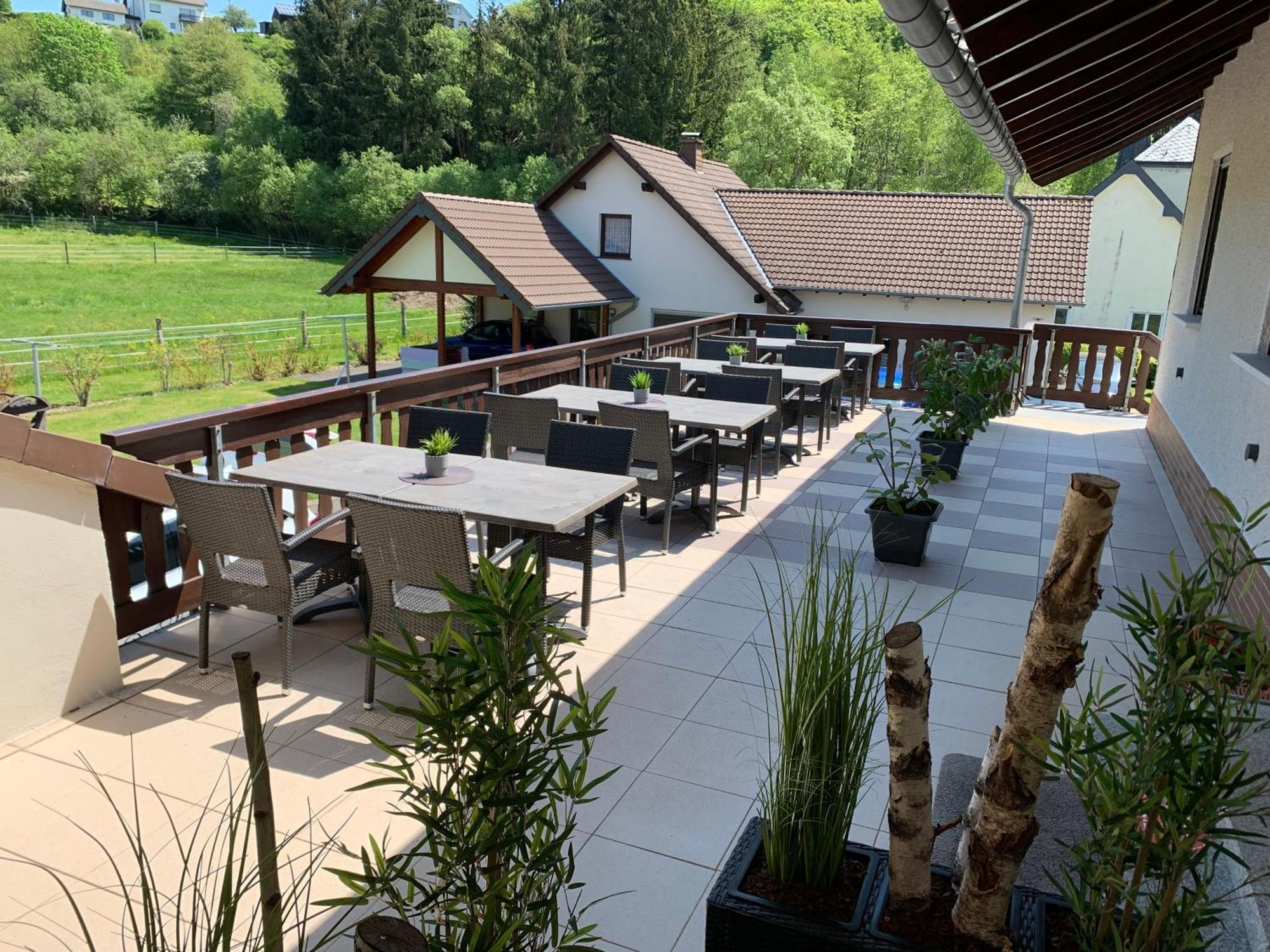 Restaurant - Pension Im Pfenn Irrhausen Экстерьер фото